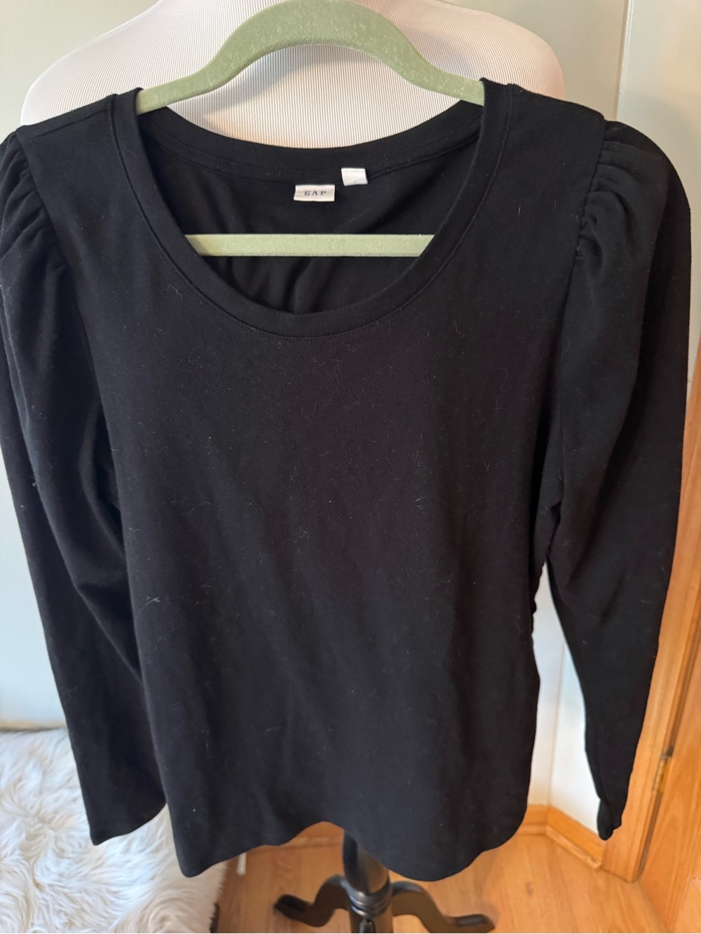 GAP Black Long Sleeve Puff Shoulder Crewneck Top
